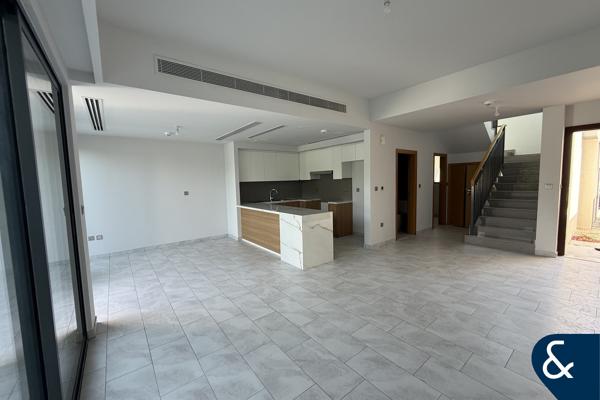 Single Row | Vacant  | 3 bedrooms + maids